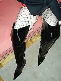 She likes to show her ass anywere...