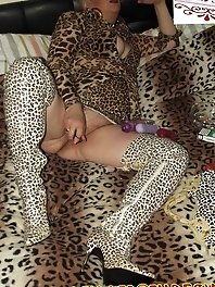 Shirleys naughty moments in the gallery 889