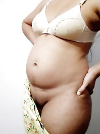 Desi Horny Aunty Help me cum but i cums on her mouth