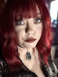 Aged lady plays with her pussy using her finger while naked