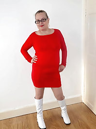 Seductive aged moms demonstrate their skills