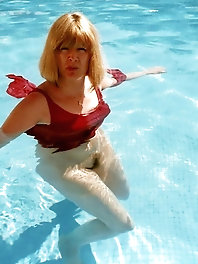 Desirable  aged prostitute on porn gallery