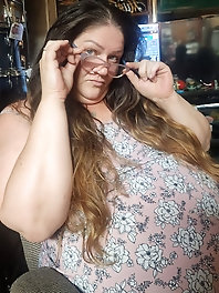 Blondie mature GFs in provocative bra