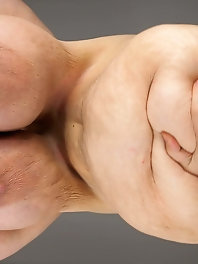 Experienced mama is showing her sexy body