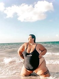 Experienced gf with enormous hooters