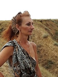 Pervert older woman fingers herself instead of finding a real partner